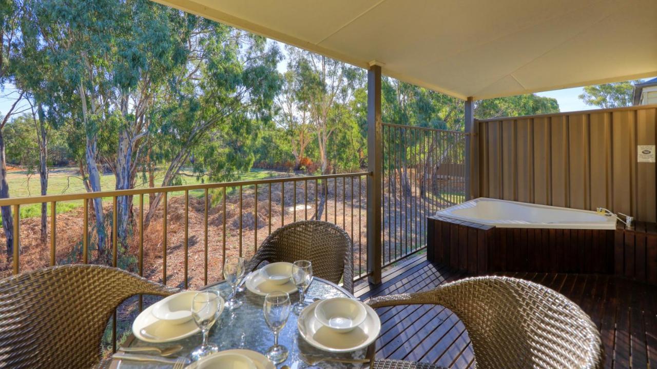 Bridges On Meninya Motel & Apartments Moama Extérieur photo