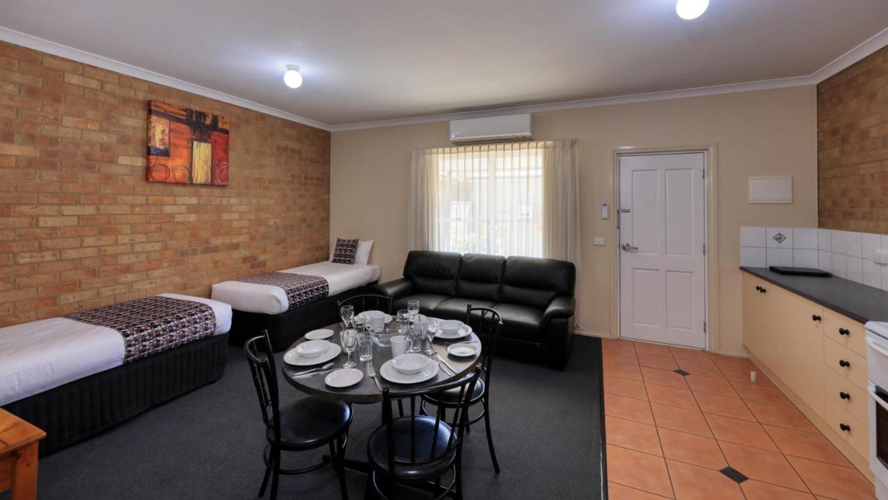 Bridges On Meninya Motel & Apartments Moama Extérieur photo
