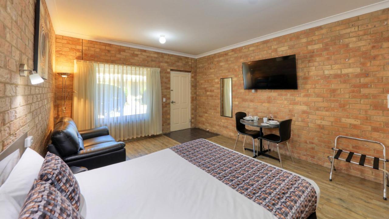 Bridges On Meninya Motel & Apartments Moama Extérieur photo
